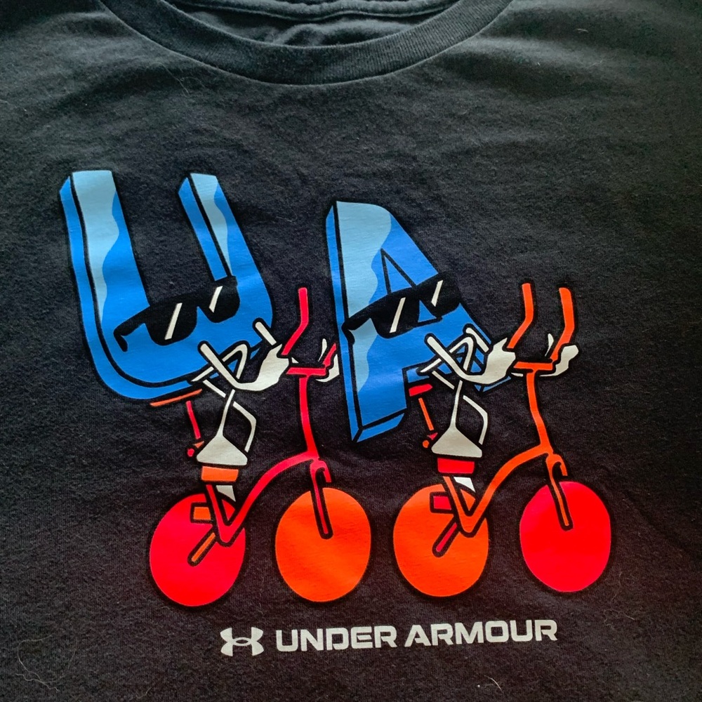 NWOT UNDER ARMOUR TEE